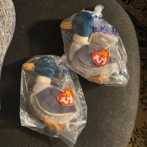 TY beanie babies of a duck